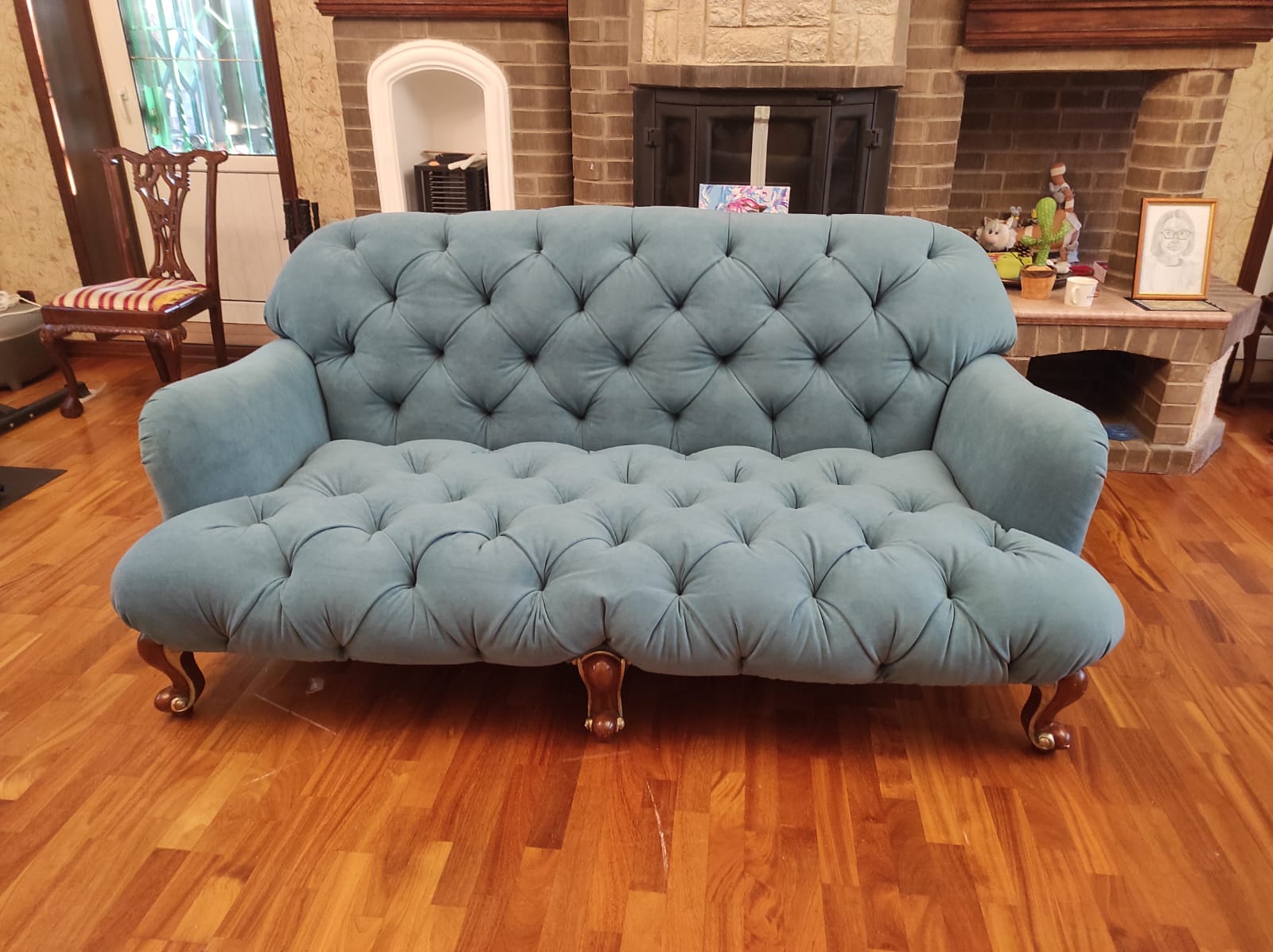 Перетяжка дивана. Невский проспект