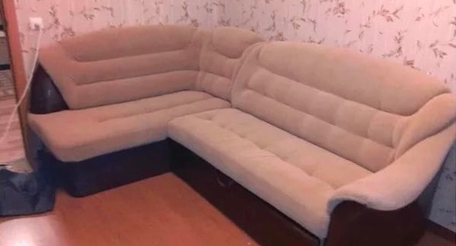 Перетяжка углового дивана. Невский проспект